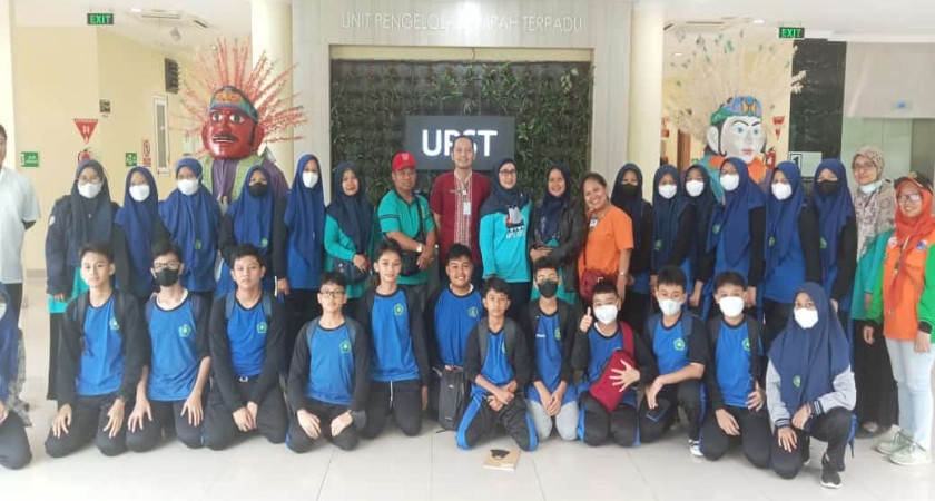 Kunjungan Siswa Siswi, dan Guru MTs Negeri 31 Jakarta Timur ke UPST Unit Pengelola Sampah Terpadu Bantargebang