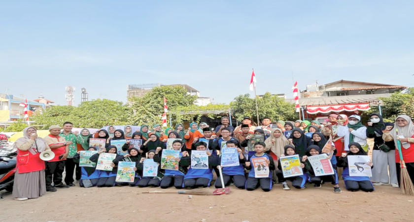 Berita Kegiatan: Kerja Bakti dan Sosialisasi Kesehatan di MTs Negeri 31 Jakarta Timur Bersama Masyarakat RW 07