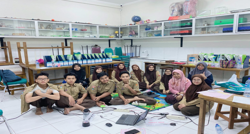 Tim Adiwiyata Merasa Lelah, Tagline 